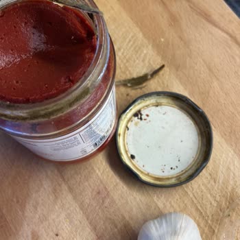 Bebek Ürünlerinde Güven Zafiyeti: Küflü Ve Bozuk Salça Şikayeti