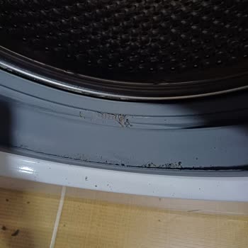 Arçelik Çamaşır Makinesi Elbiseleri Yırtıyor, Servis İlgisiz