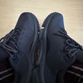 Helly Hansen Uba Curbstep Boots Slip Dangerously on Wet Surfaces