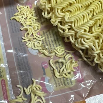 İndomie Noodle'dan Kurt Çıkması Ve Yetersiz Müşteri Hizmeti