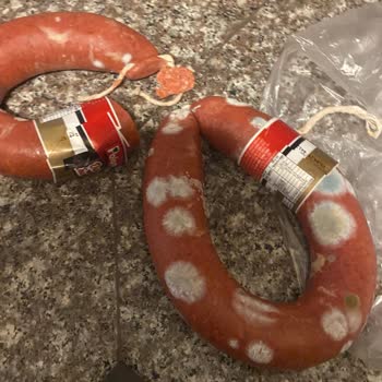 Küflenen Sucuklar Ve Yetersiz Müşteri Hizmeti