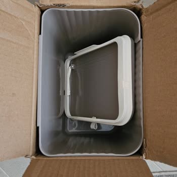 Kırık Çöp Kutusu Ve Yetersiz Müşteri Hizmeti