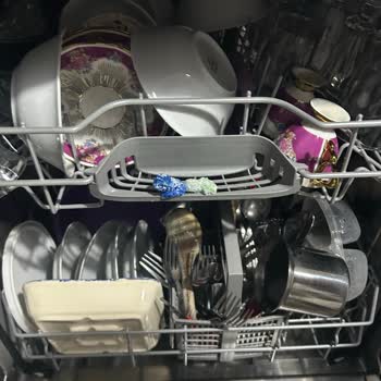 Bosch Bulaşık Makinesi Hayal Kırıklığı: Çözüm Bekliyoruz!