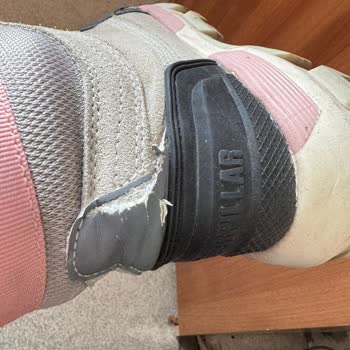 Derimod'dan Aldığım Botun Kalitesizliği Ve İlgisizlik