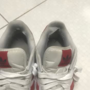 Adidas Ayakkabıda Yırtılma Ve Koku Sorunu