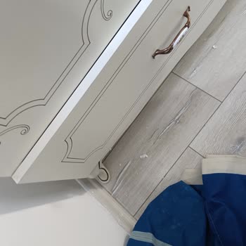 Hasarlı Mobilya Ve İlgisiz Servis Sorunu