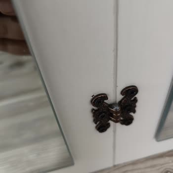 Hasarlı Mobilya Ve İlgisiz Servis Sorunu