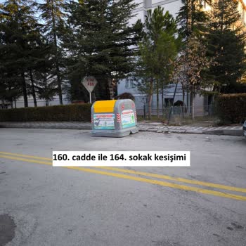 Çöp Kutularının Yoldan Kaldırılması Yayaları Zor Durumda Bırakıyor