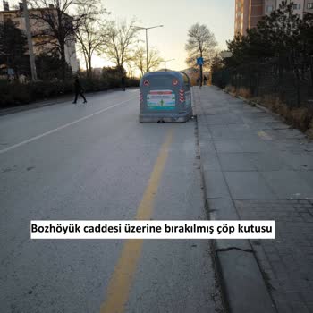 Çöp Kutularının Yoldan Kaldırılması Yayaları Zor Durumda Bırakıyor