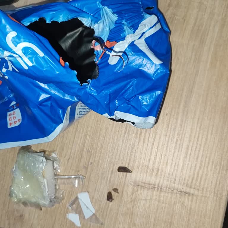 Yurtiçi Kargo Kırık Gelen Değerli Taş Kargosu