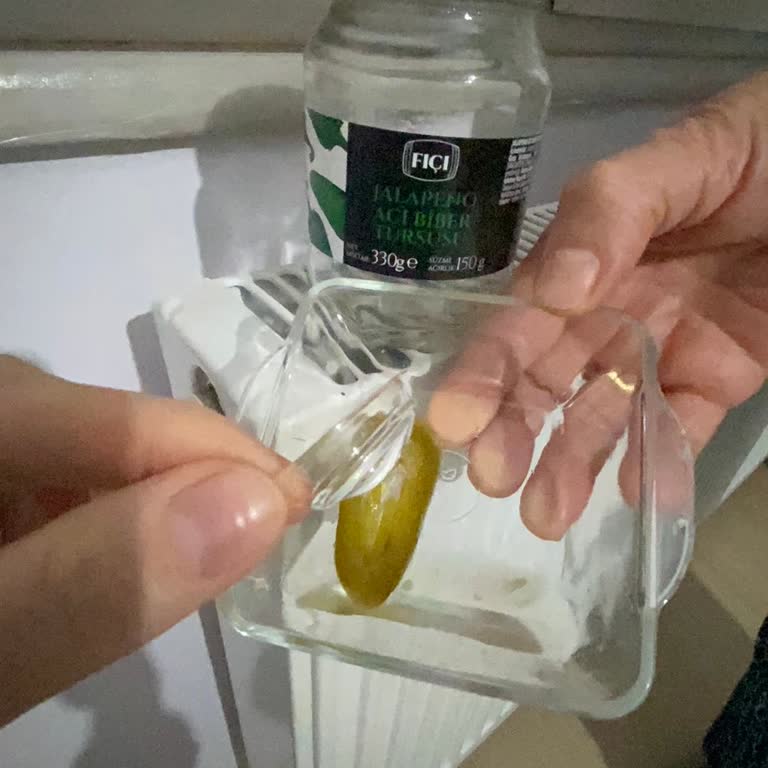 BİM'den Aldığım Turşuda Cam Parçası Şoku