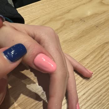 Kalıcı Oje Kabusu: Kötü Hizmet Ve Tavır