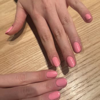 Kalıcı Oje Kabusu: Kötü Hizmet Ve Tavır