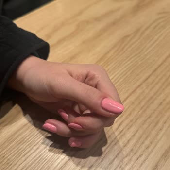 Kalıcı Oje Kabusu: Kötü Hizmet Ve Tavır