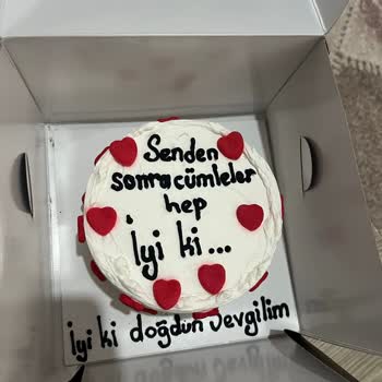 Yekpare Pastanesi Hayal Kırıklığı Yaratan Pasta Deneyimi!