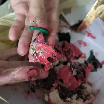 Dragos Pasta Cafe Görselden Farklı Ve Kötü Kokulu Pasta Deneyimi