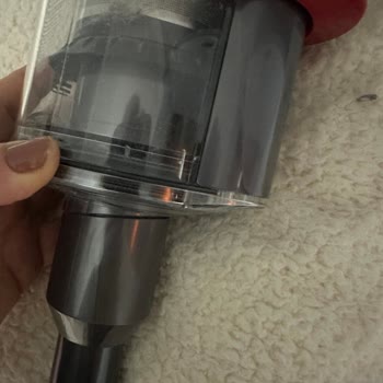 Dyson V12 Toz Haznesi Kapağı Sorunu