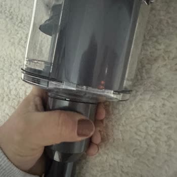 Dyson V12 Toz Haznesi Kapağı Sorunu