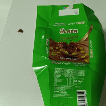 Ülker Çikolatanın İçinden Çıkan Taş Tehlikesi