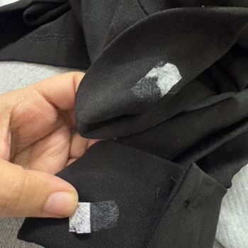 Etiket İzleriyle Dolan Ceket Ve İade Sorunu