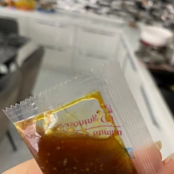 Noodle Sosundan Çıkan Saç Mide Bulandırdı