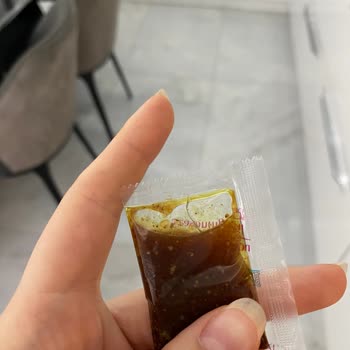 Noodle Sosundan Çıkan Saç Mide Bulandırdı