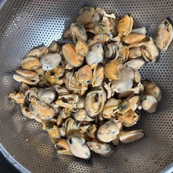 Pişmiş Midyelerin Temizlenmemiş Satılması Ve İlgisiz Müşteri Hizmetleri