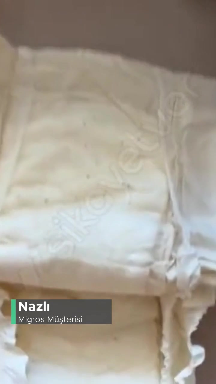 Migros Sleepy Bebek Bezinin İçinde Siyah Noktalar! videonun kapak resmi