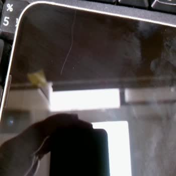 Kırılmaz Cam Takılırken Çizilen İphone 14 Sorunu