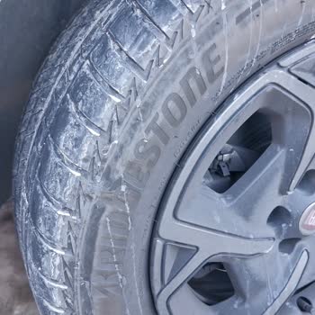 Kirli Araç Yanıltıcı Bilgi Ve Tehlikeli Lastikler Europcar Kayseri Havalimanı Araç Kiralama Deneyimi