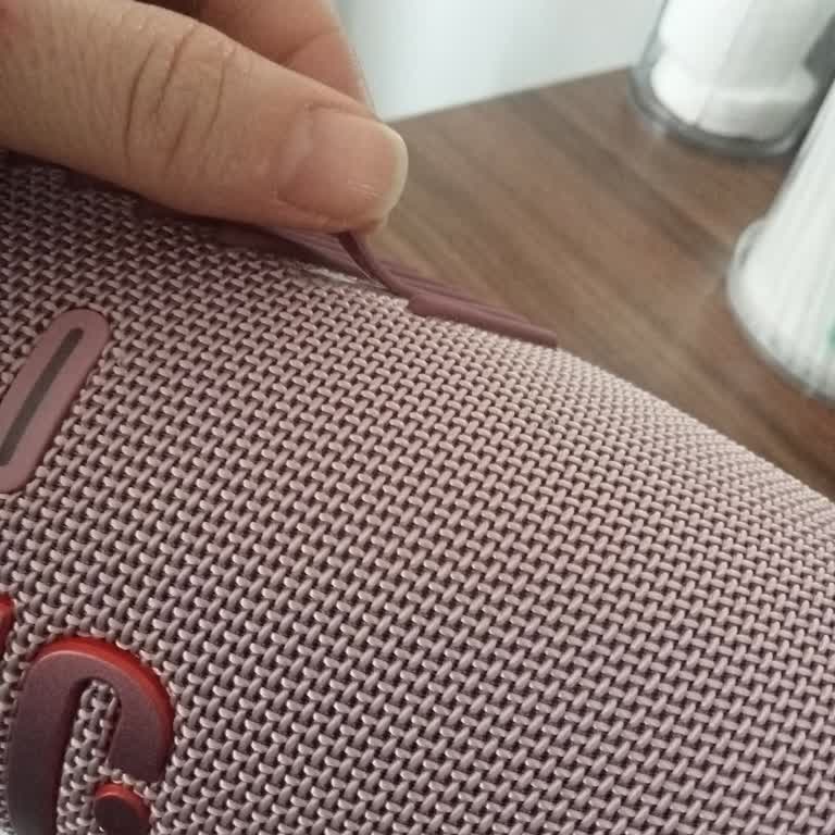 JBL Charge 5: Beklenmedik Silikon Soyulma Problemi