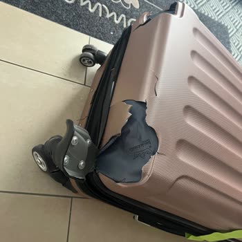 Pegasus Gepäckbeschädigung kleiner und großer koffer - Hartschale beschädigt