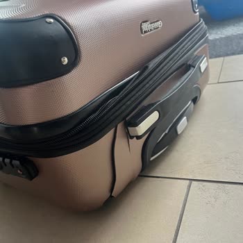Pegasus Gepäckbeschädigung kleiner und großer koffer - Hartschale beschädigt