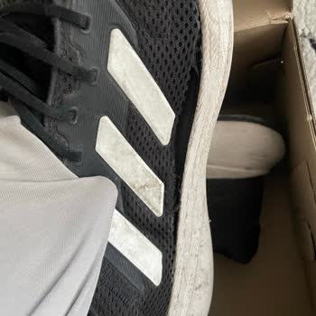 Adidas Ayakkabıda Erken Yıpranma Sorunu