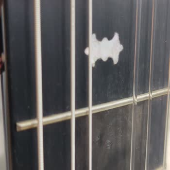 Hasarlı Gitar Ve Yetersiz Çözüm Süreci