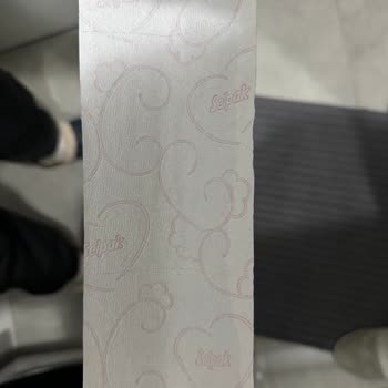 Туалетная бумага Selpak в упаковке 32 шт. слишком тонкая