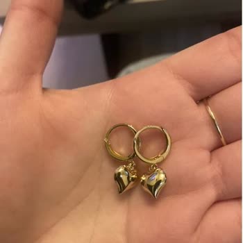 Altın Küpe İadesi Reddedildi: Eksik Kutular Ve Hatalı Kancalar