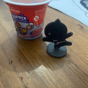 Danone Çilekli Yoğurttan Çıkan Hatalı Figür