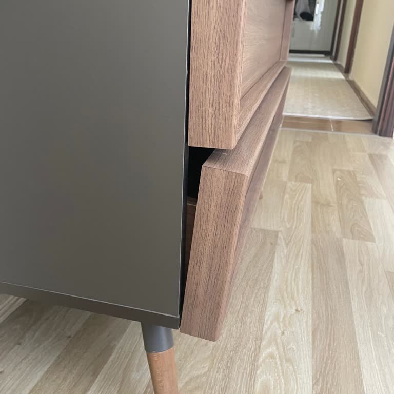 Konfor Mobilya'da Teslimat Gecikmesi Ve Teşhir Ürünü Sorunu