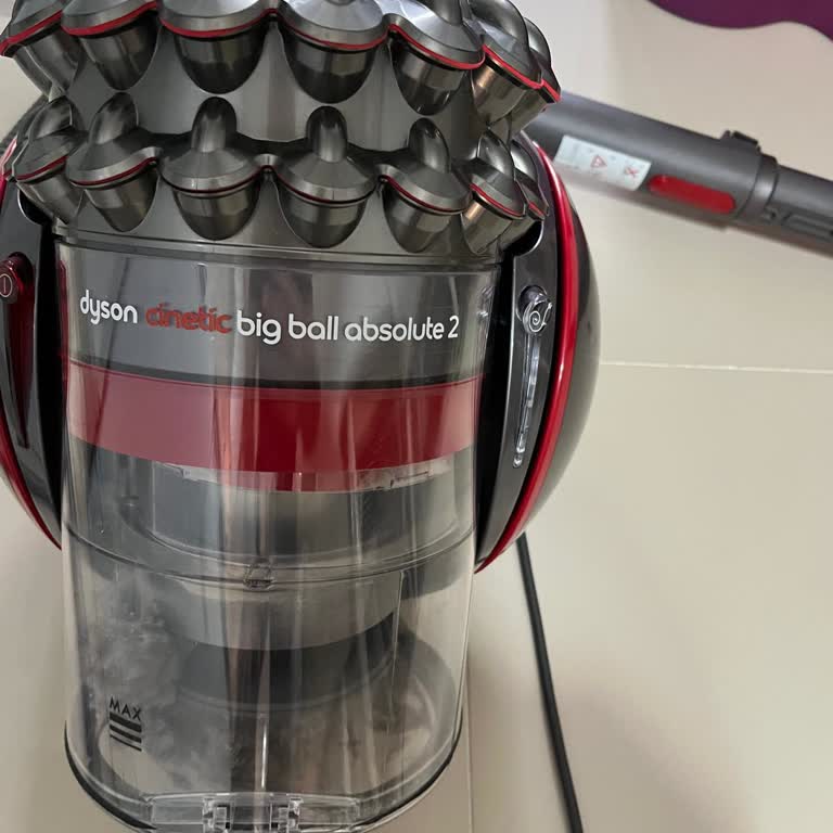 Dyson Big Ball Absolute 2 Cable Issue Unresolved Despite Multiple Service Visits