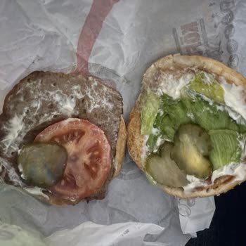 Soğuk Burgerler Ve Mayonez Alerjisi Krizi