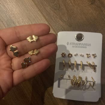 Stradivarius'tan Gelen Kırık Küpe Seti Hayal Kırıklığı