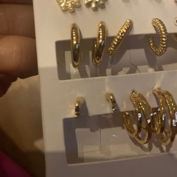 Stradivarius'tan Gelen Kırık Küpe Seti Hayal Kırıklığı