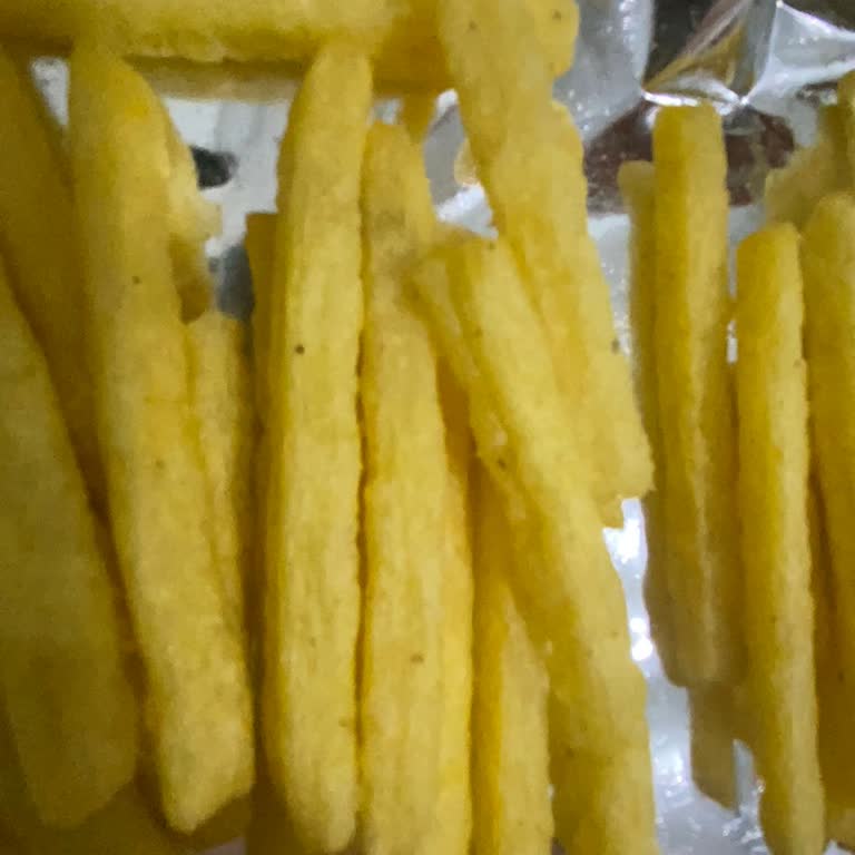 Cips Paketinde Şüpheli Benekler Ve Yanık İzleri