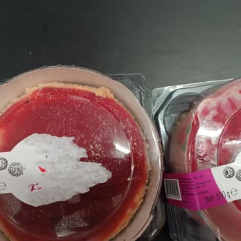 A101'den Aldığım Cheesecake İçinden Sinek Çıktı!