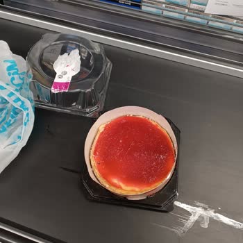 A101'den Aldığım Cheesecake İçinden Sinek Çıktı!