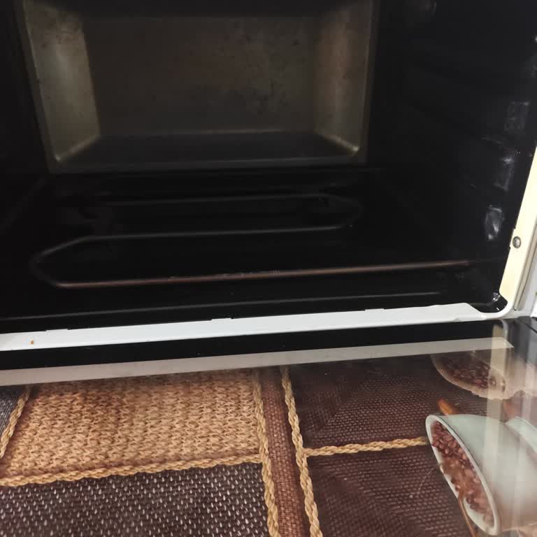 Simfer Fırının Üstü Pişirmiyor, Dışı Aşırı Isınıyor