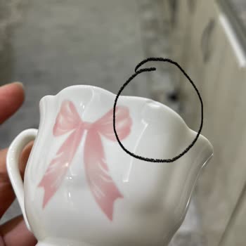 Kırık Fincanlar Ve İlgisiz Müşteri Hizmetleri