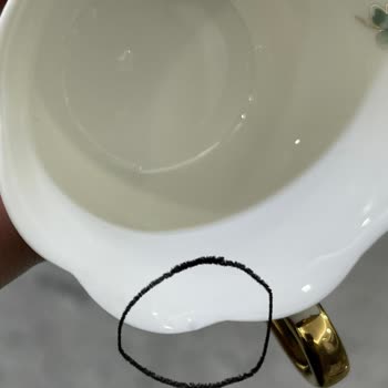 Kırık Fincanlar Ve İlgisiz Müşteri Hizmetleri