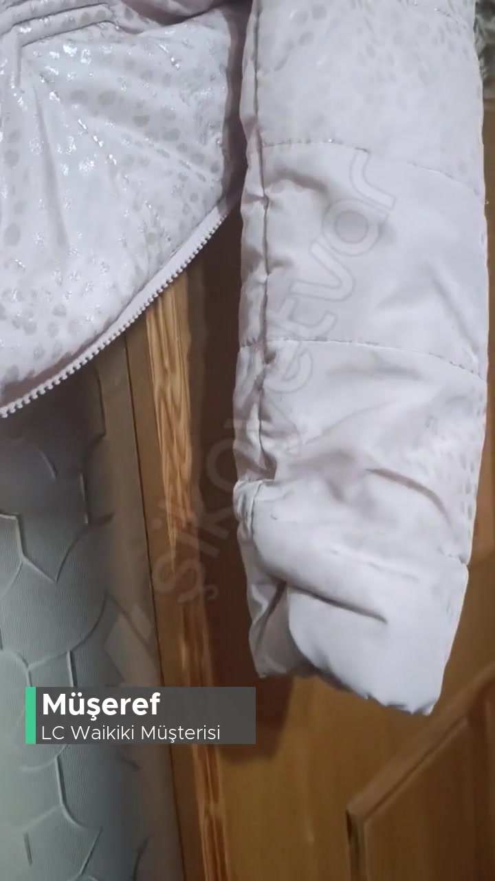 LCW En Fazla 2 Ay Bile Giymedik videonun kapak resmi